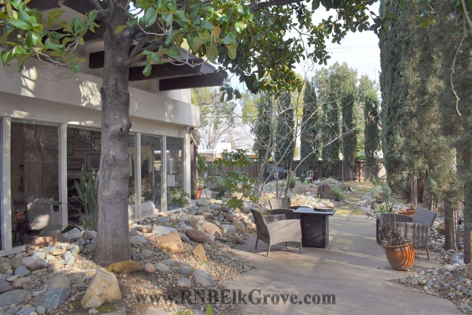 Sacramento House: 1160 Silver Lake Drive