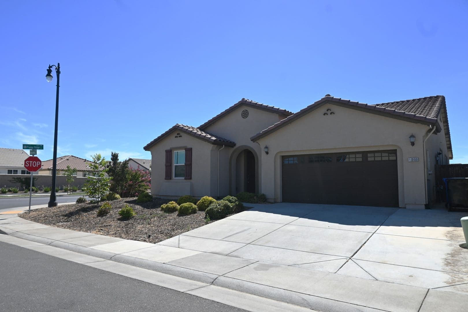 Elk Grove House: 10100 Robert Watkins Way