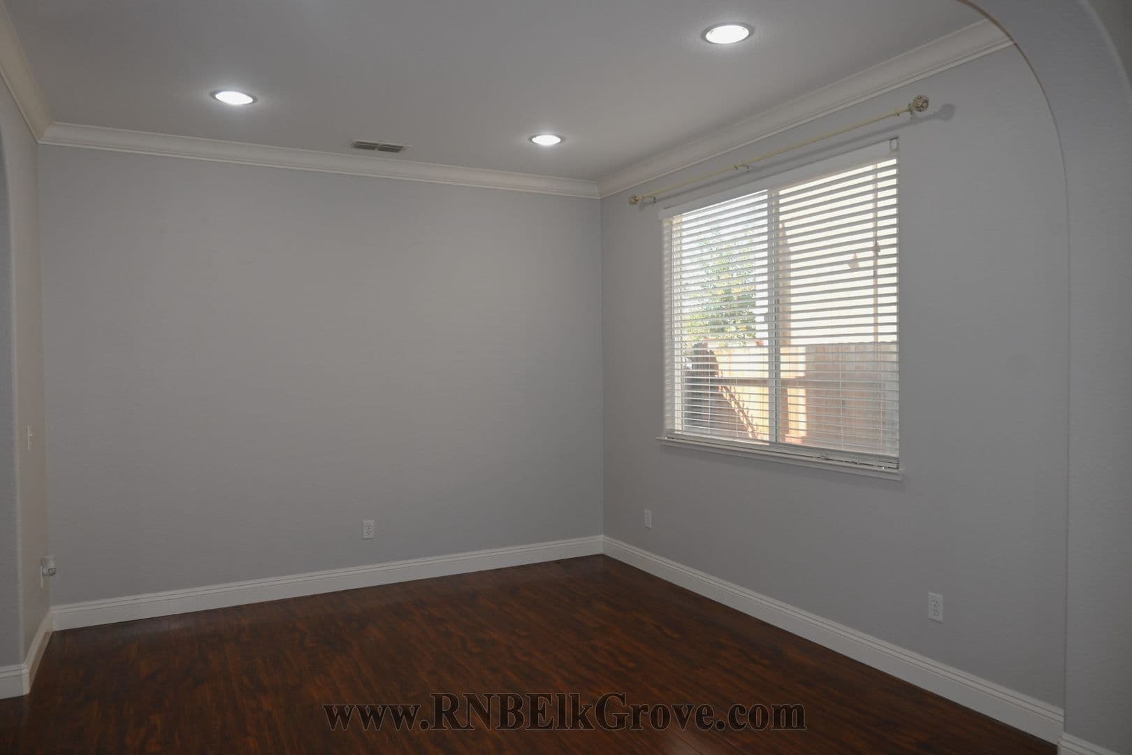 Elk Grove House: 6917 Riqueza Court