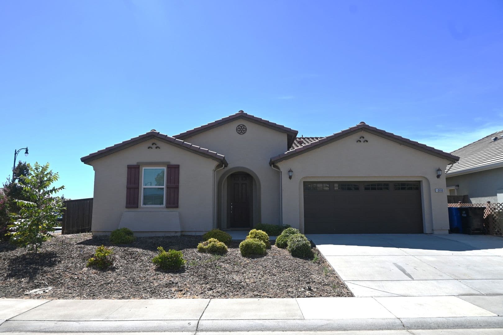 Elk Grove House: 10100 Robert Watkins Way