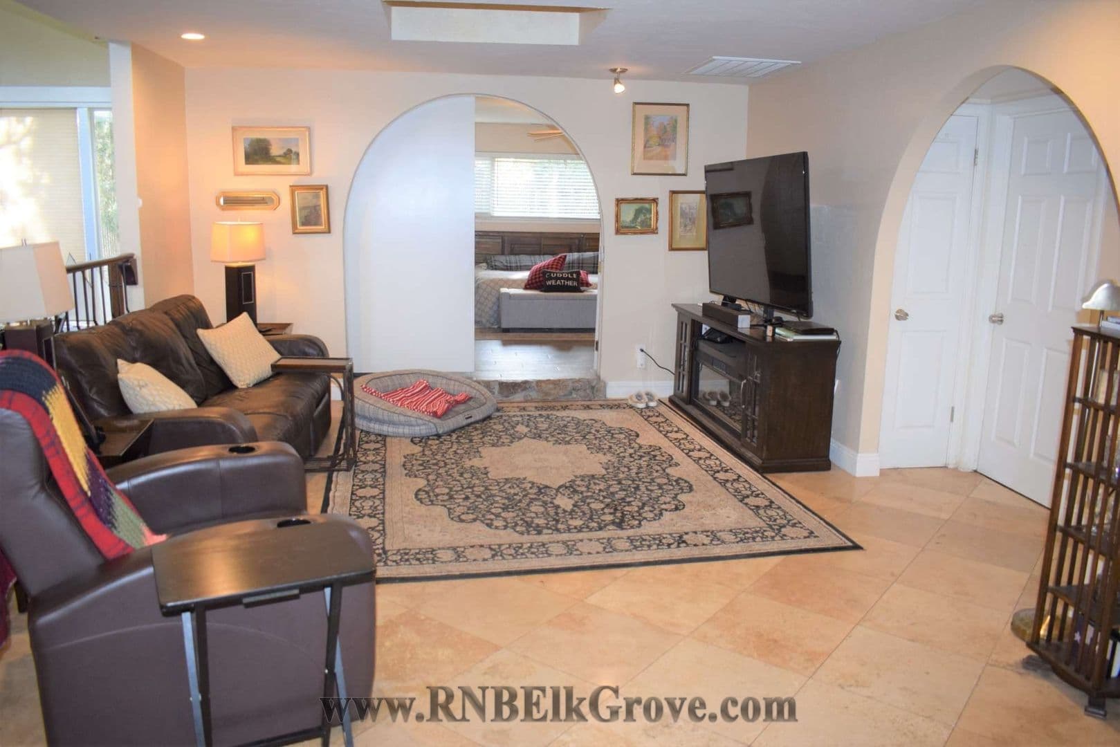 Sacramento House: 1160 Silver Lake Drive