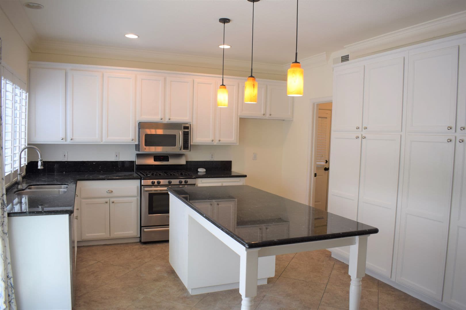 Elk Grove House: 9456 Cedarview Way