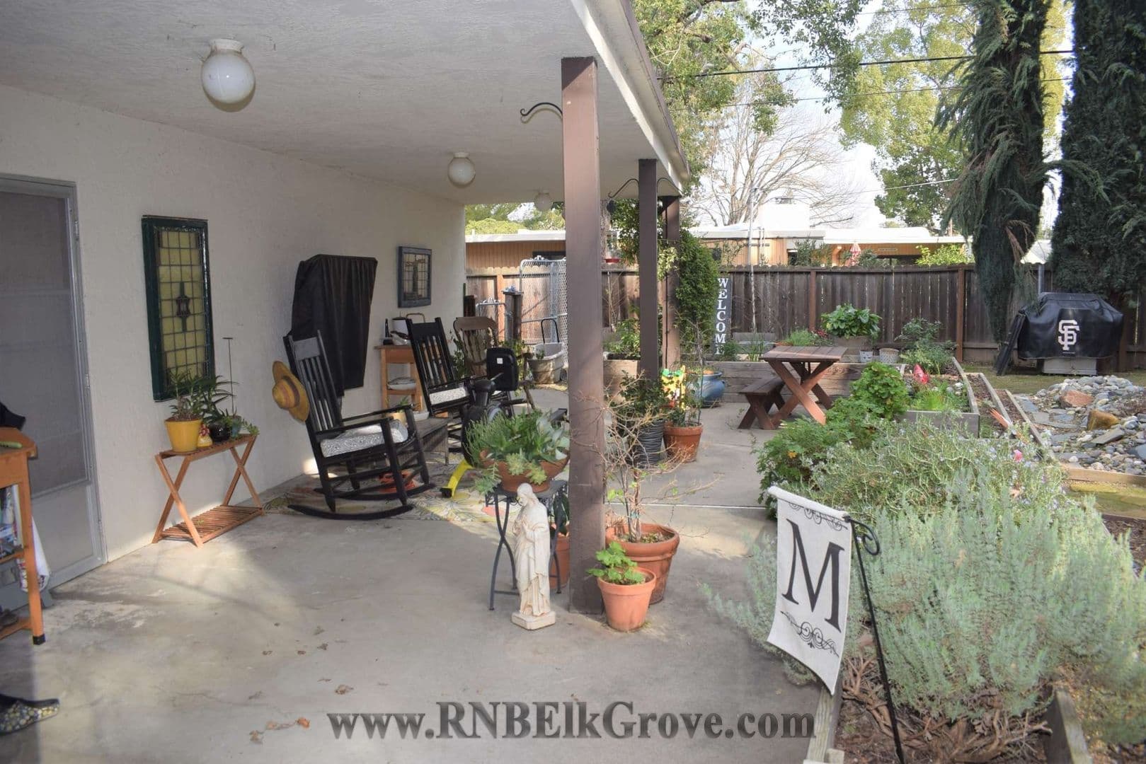 Sacramento House: 1160 Silver Lake Drive