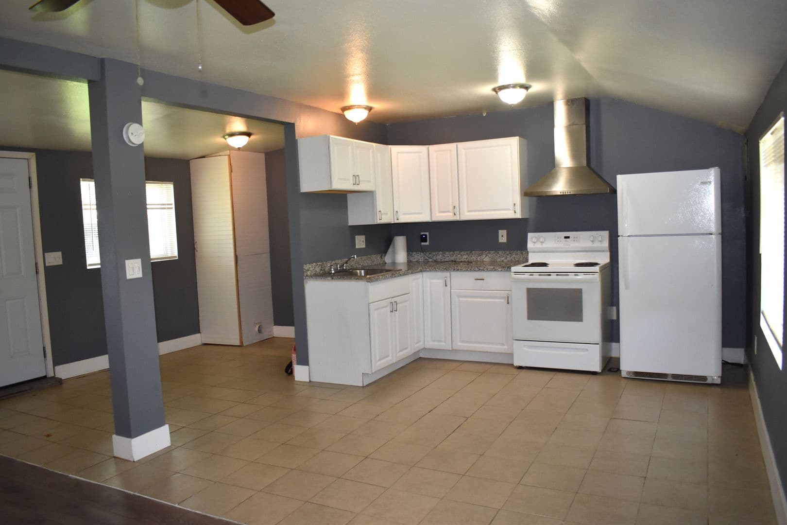 Sacramento House: 3996 Sierra Vista Avenue Unit 1/2