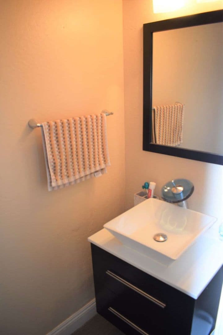 Sacramento House: 1160 Silver Lake Drive
