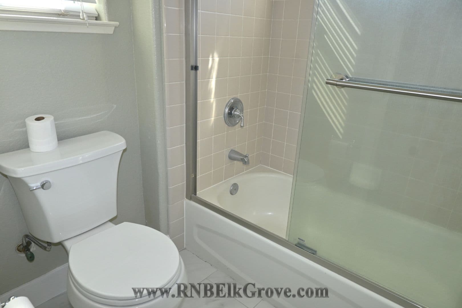 Elk Grove House: 6917 Riqueza Court