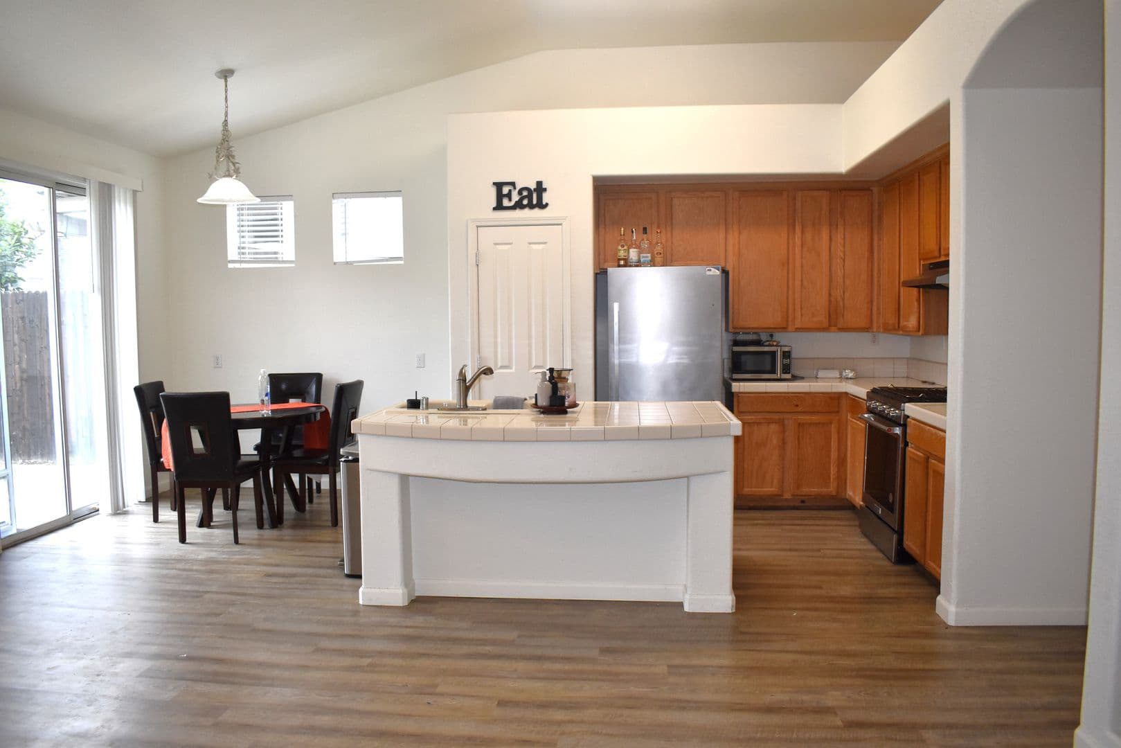 Elk Grove House: 7836 Calzada Way