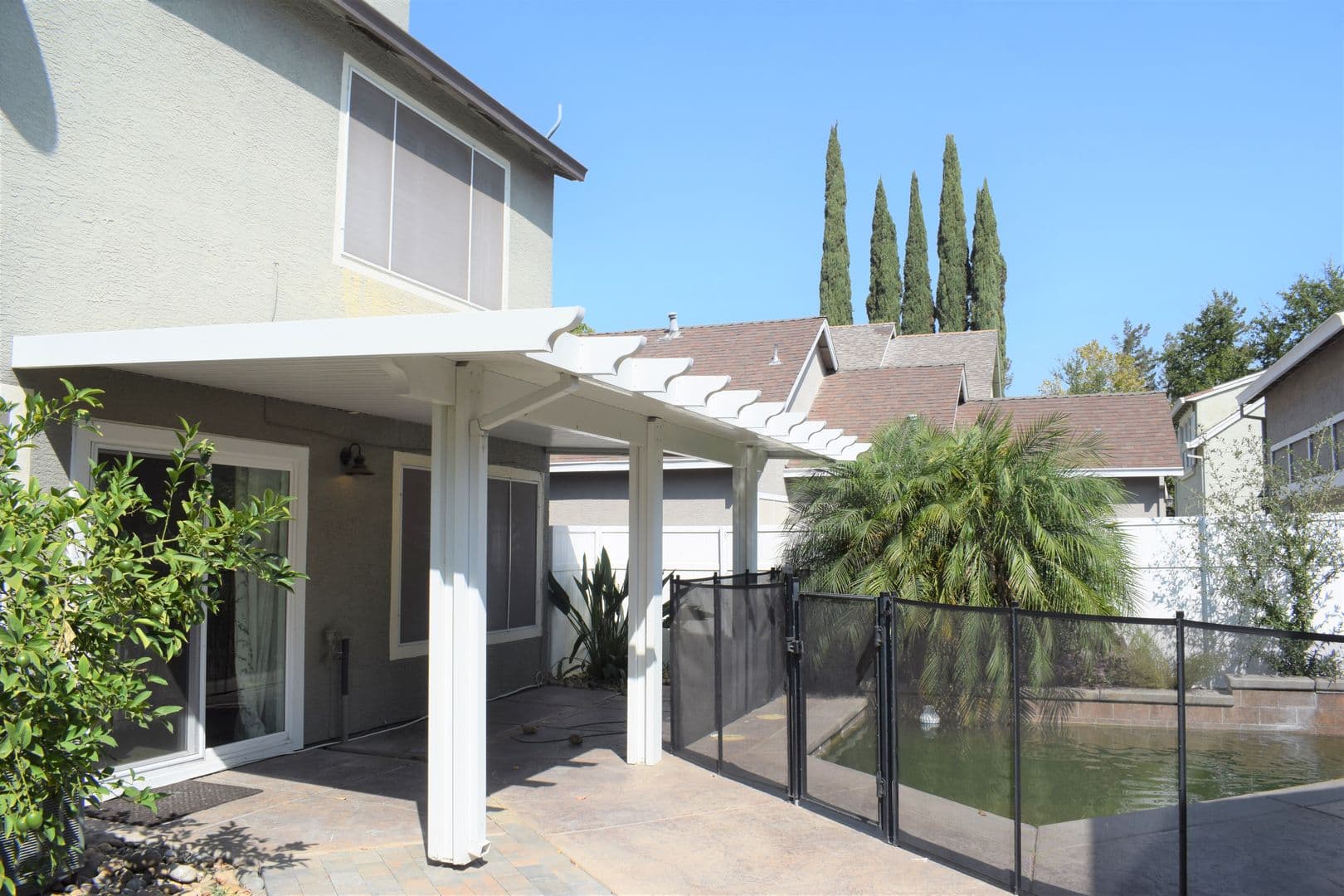 Elk Grove House: 9456 Cedarview Way