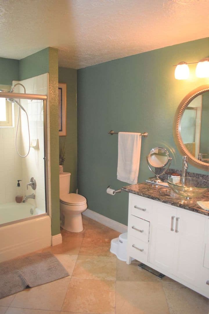 Sacramento House: 1160 Silver Lake Drive