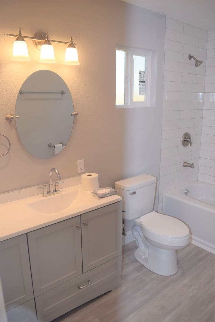 Sacramento House: 1414 54th Street
