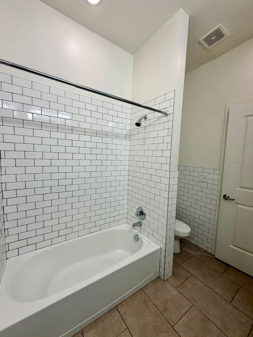 Kansas City House: 2201 Lexington Ave