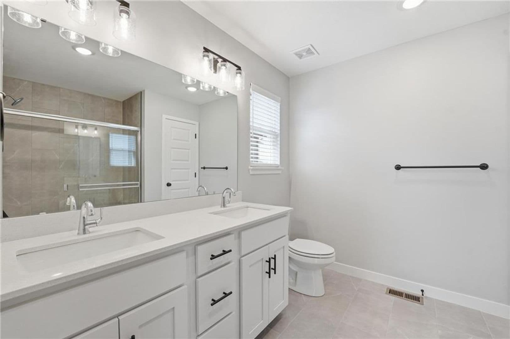 Raymore House: 707 Glenn Circle