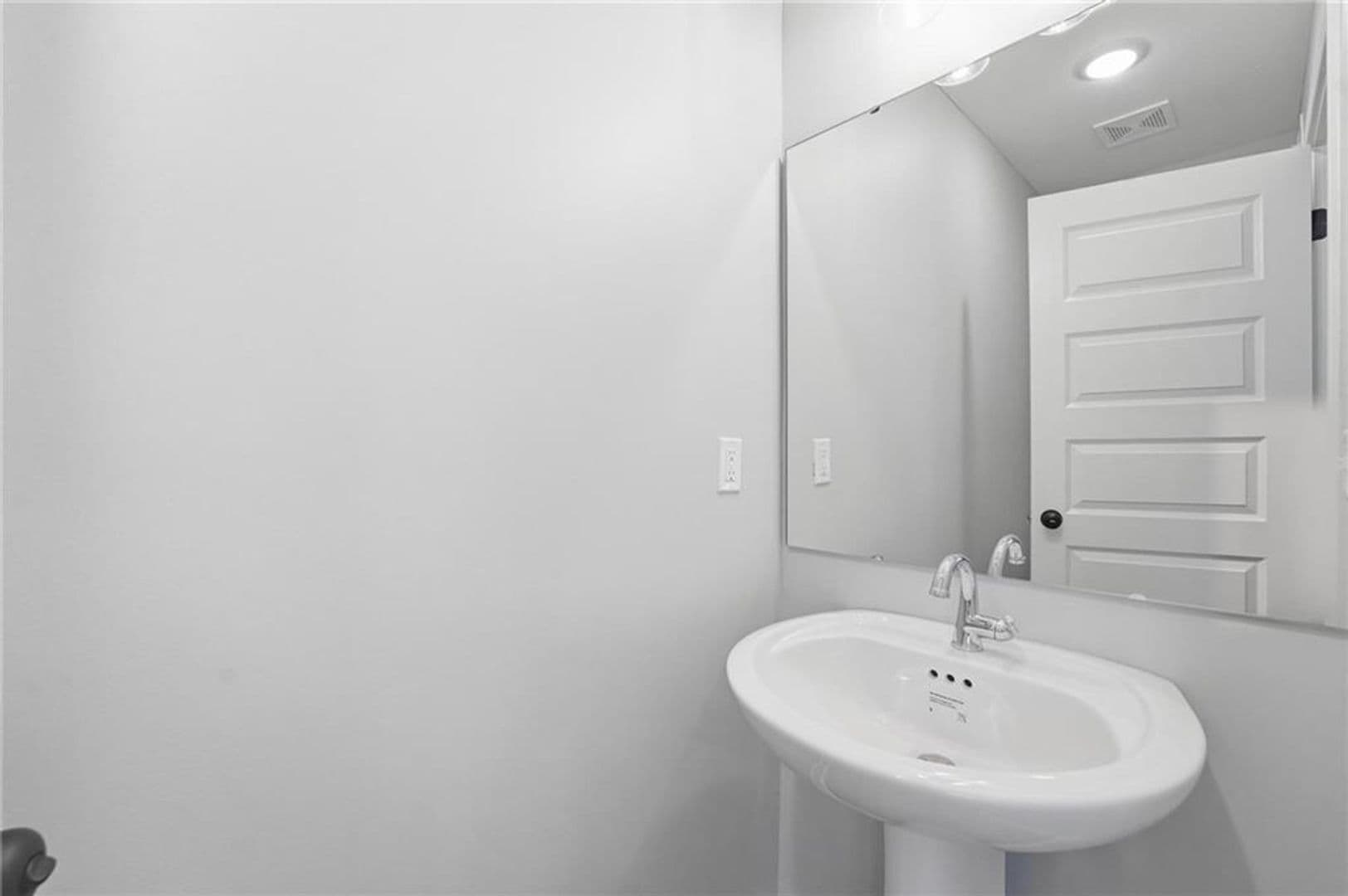 Raymore House: 707 Glenn Circle