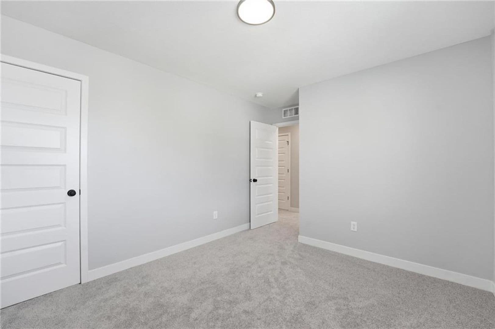 Raymore House: 707 Glenn Circle