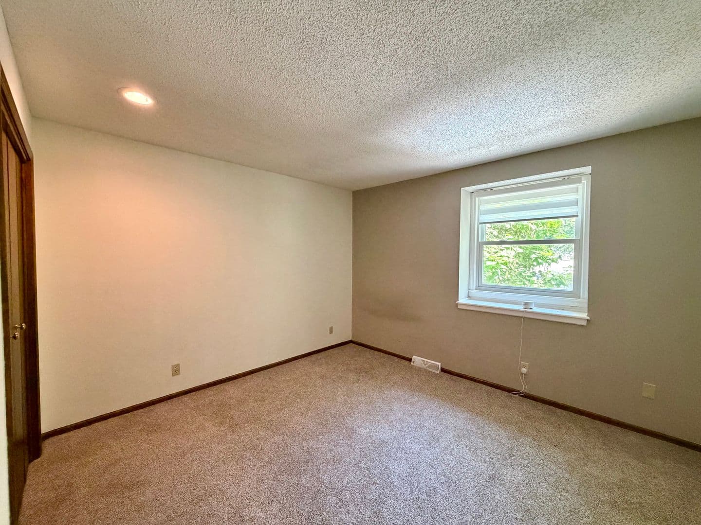 Lenexa House: 8238 Parkhill Circle