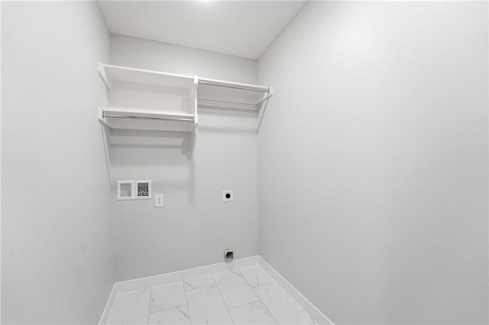 Raymore House: 707 Glenn Circle