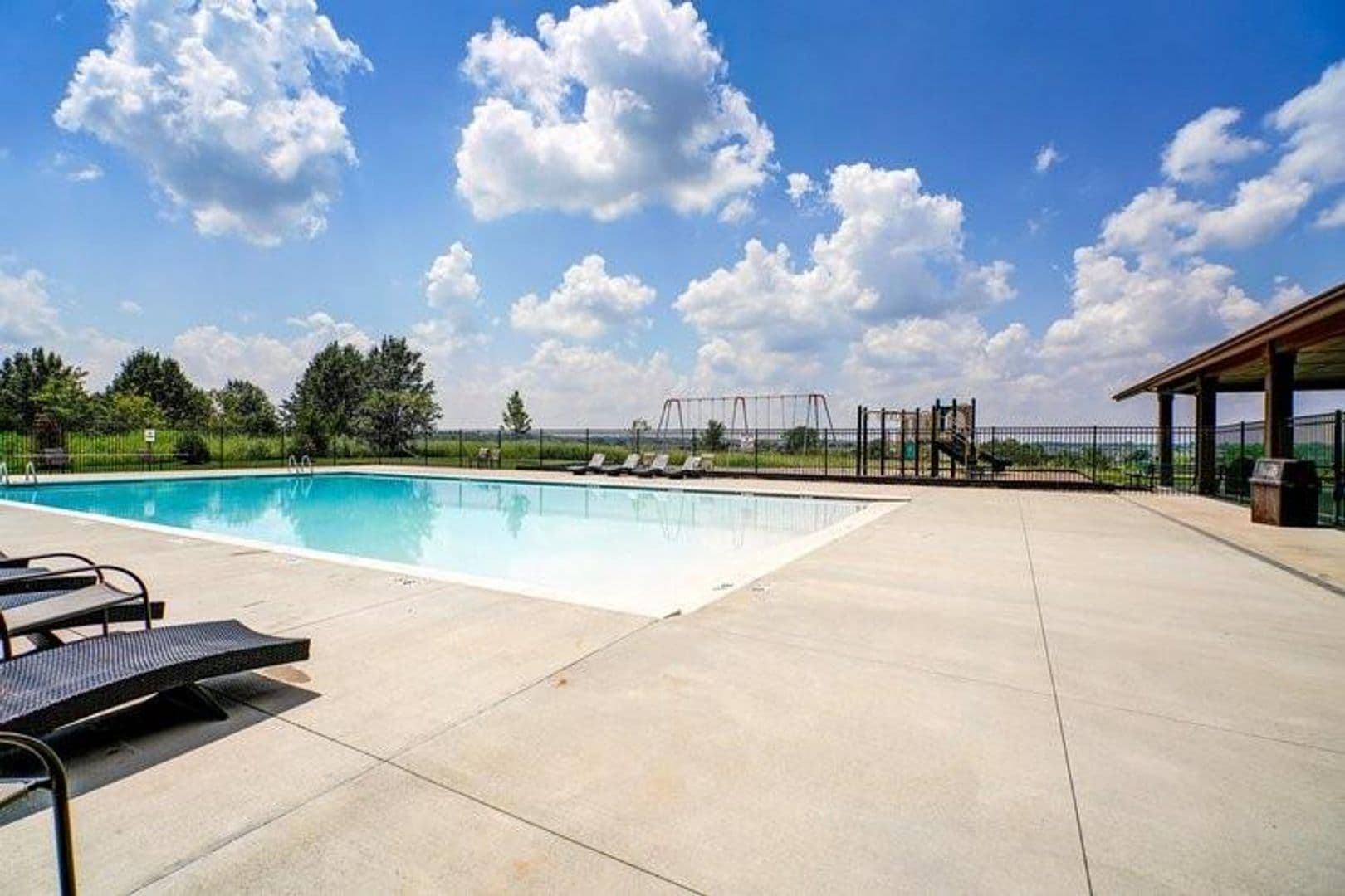 Raymore House: 707 Glenn Circle