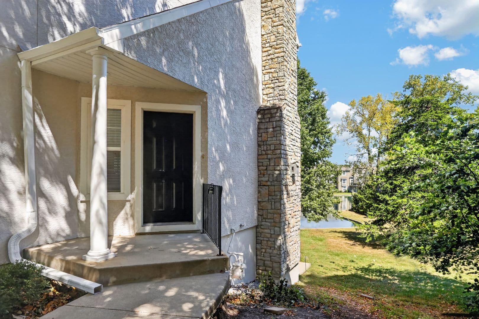 Lenexa House: 15914 W 91st Terrace