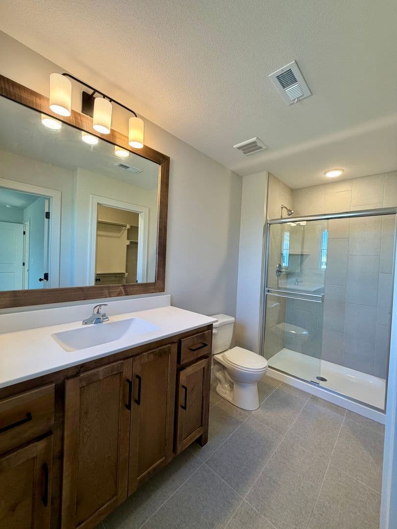 Overland Park House: 17621 Carter Street