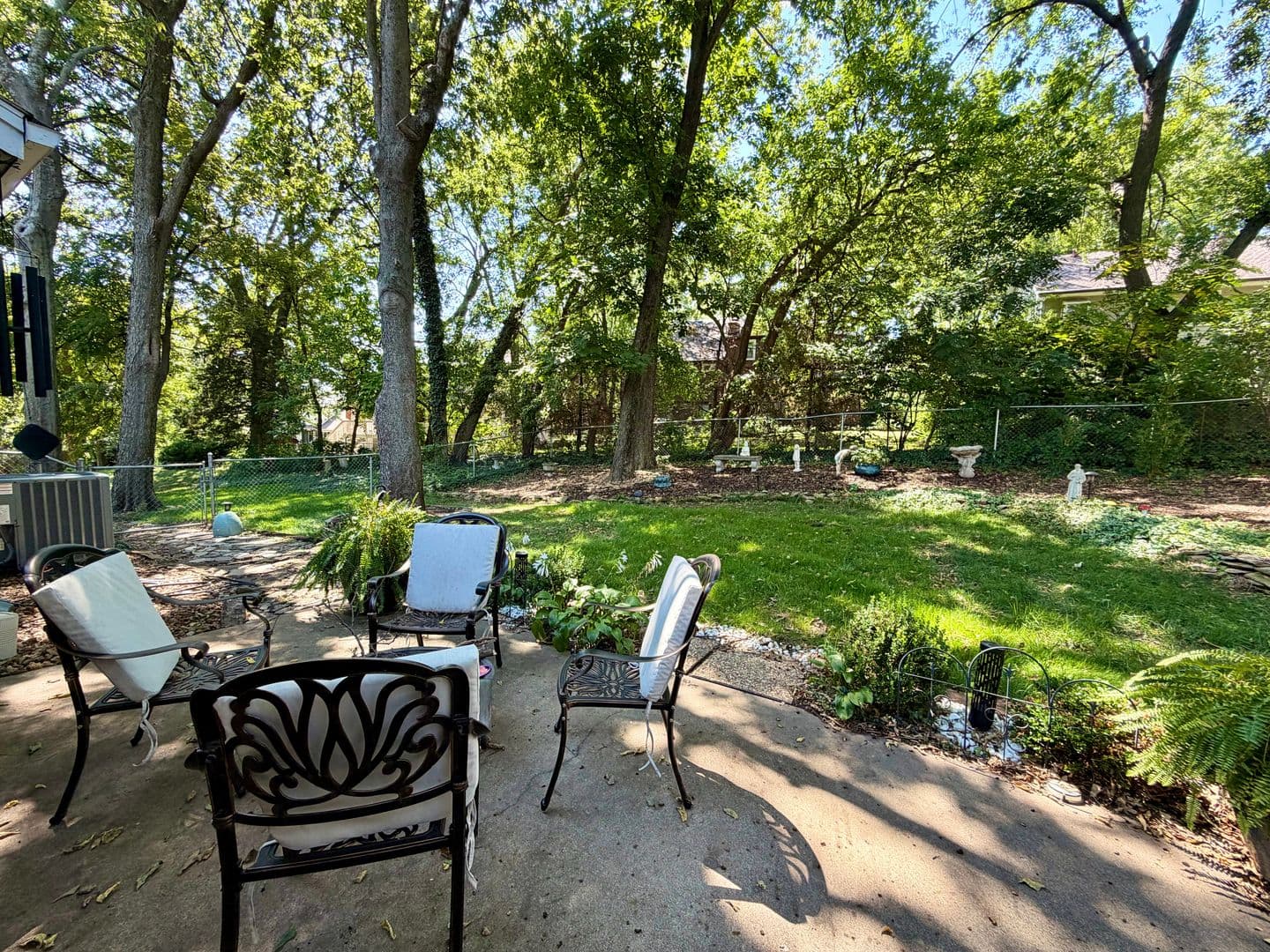 Lenexa House: 8238 Parkhill Circle