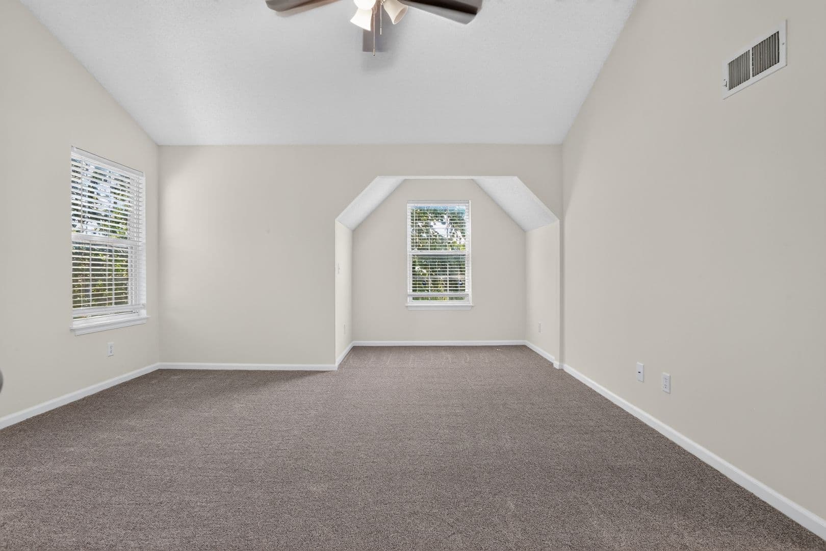 Lenexa House: 15914 W 91st Terrace