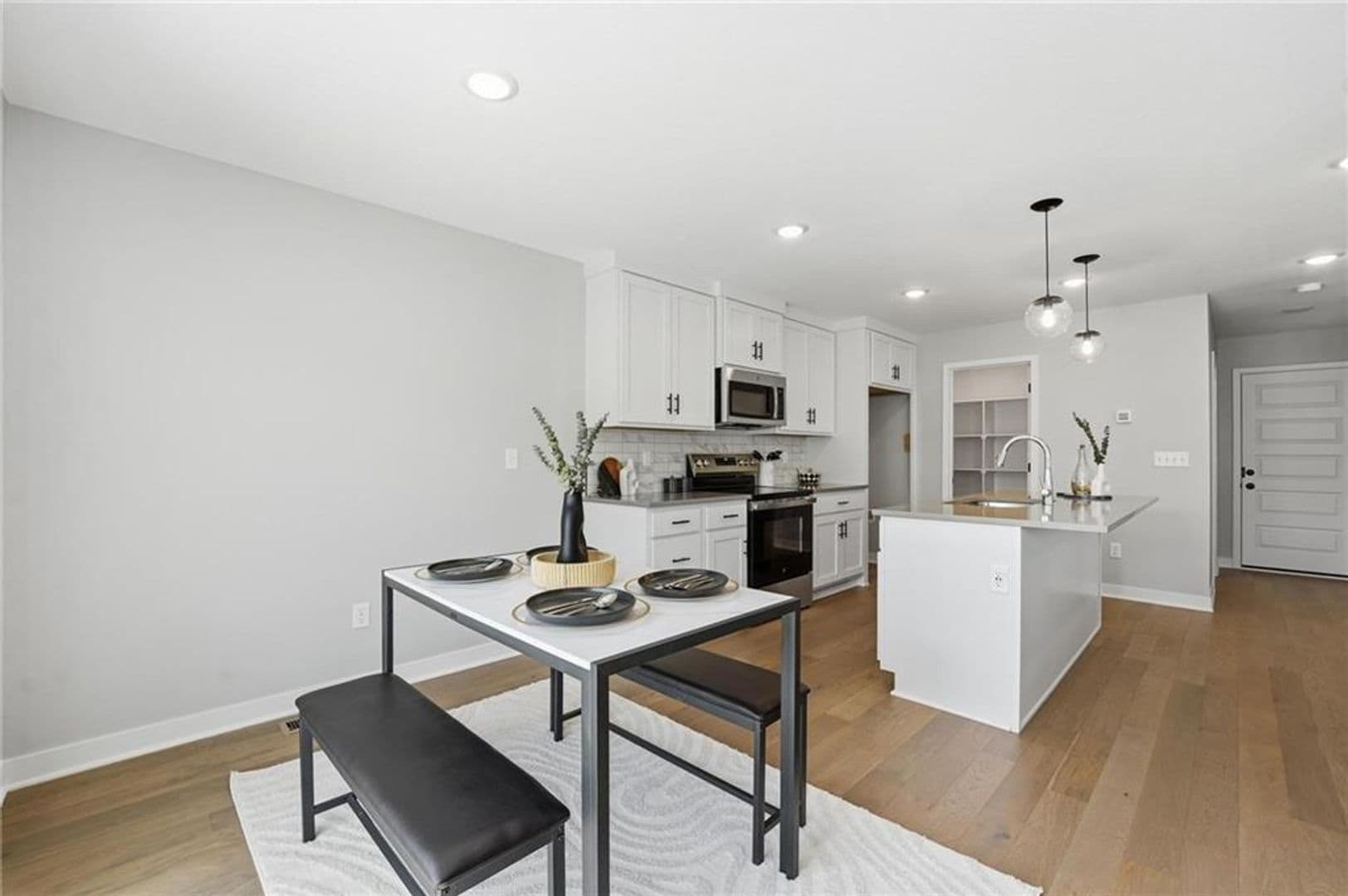 Raymore House: 707 Glenn Circle