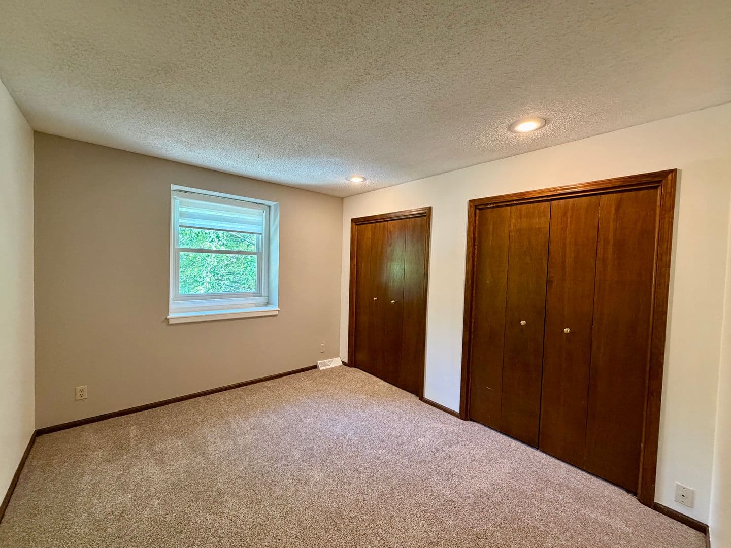 Lenexa House: 8238 Parkhill Circle