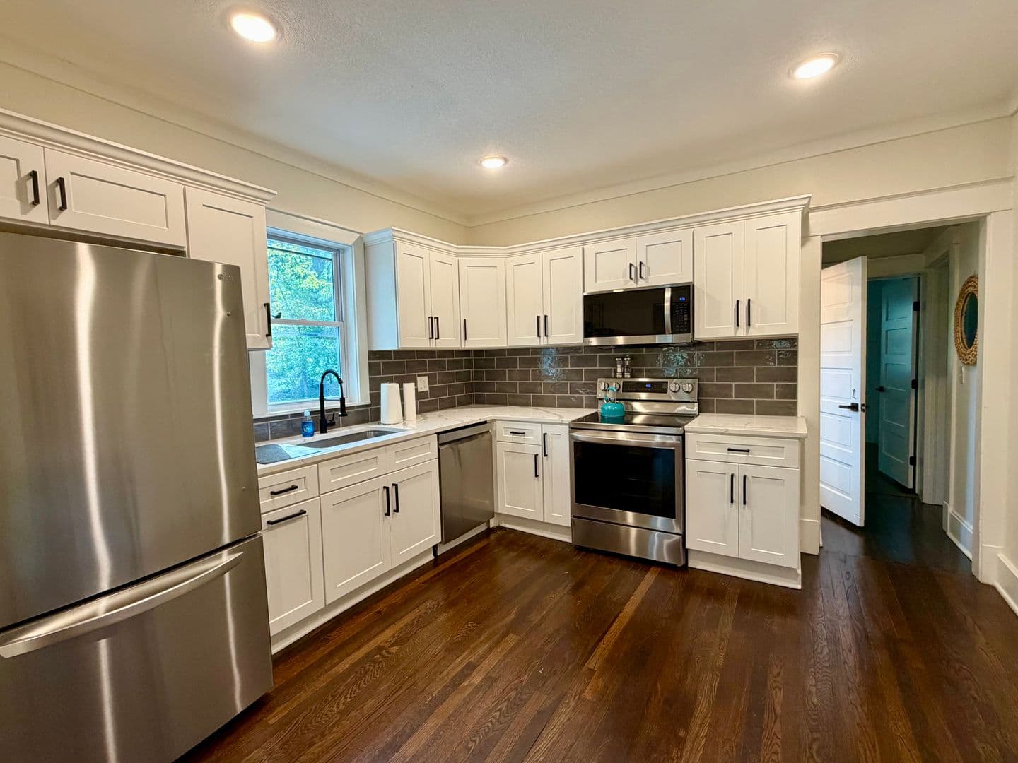 Overland Park House: 8201 W 80th Street