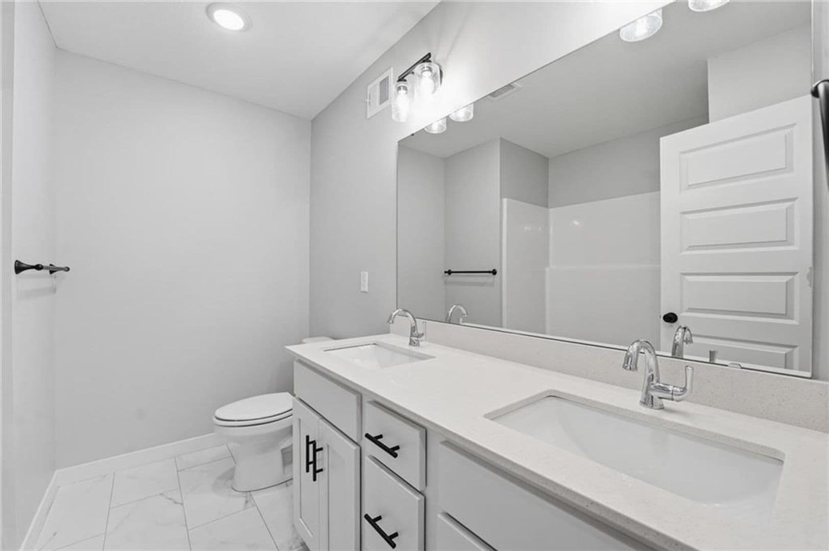 Raymore House: 707 Glenn Circle