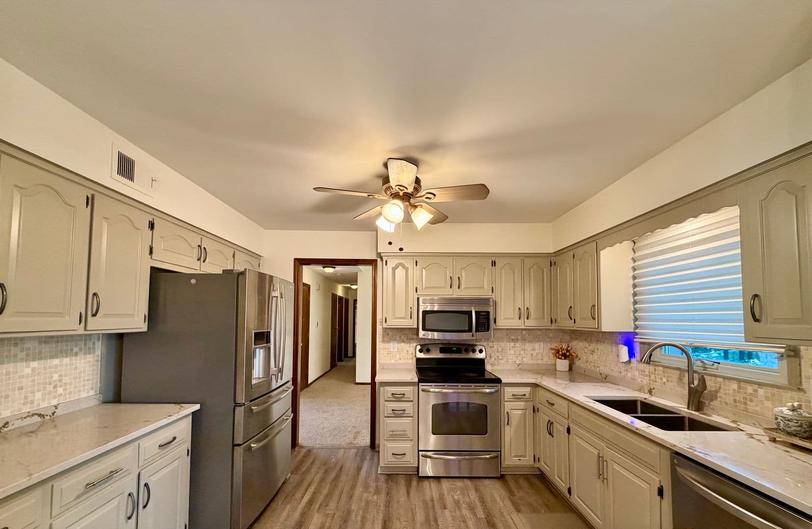 Lenexa House: 8238 Parkhill Circle