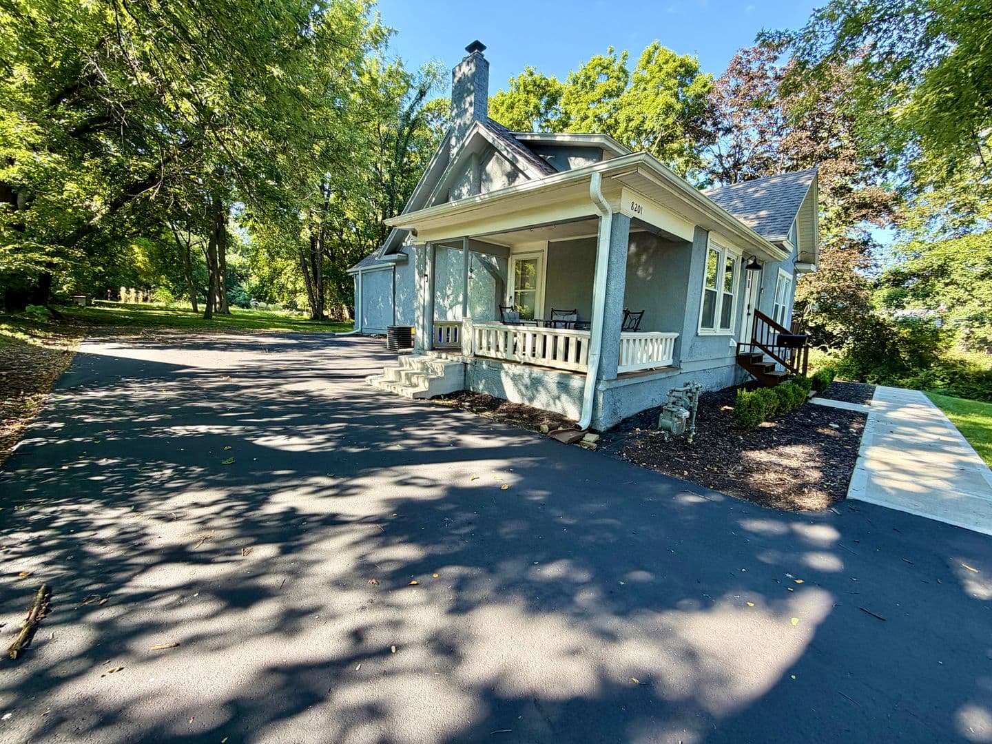 Overland Park House: 8201 W 80th Street