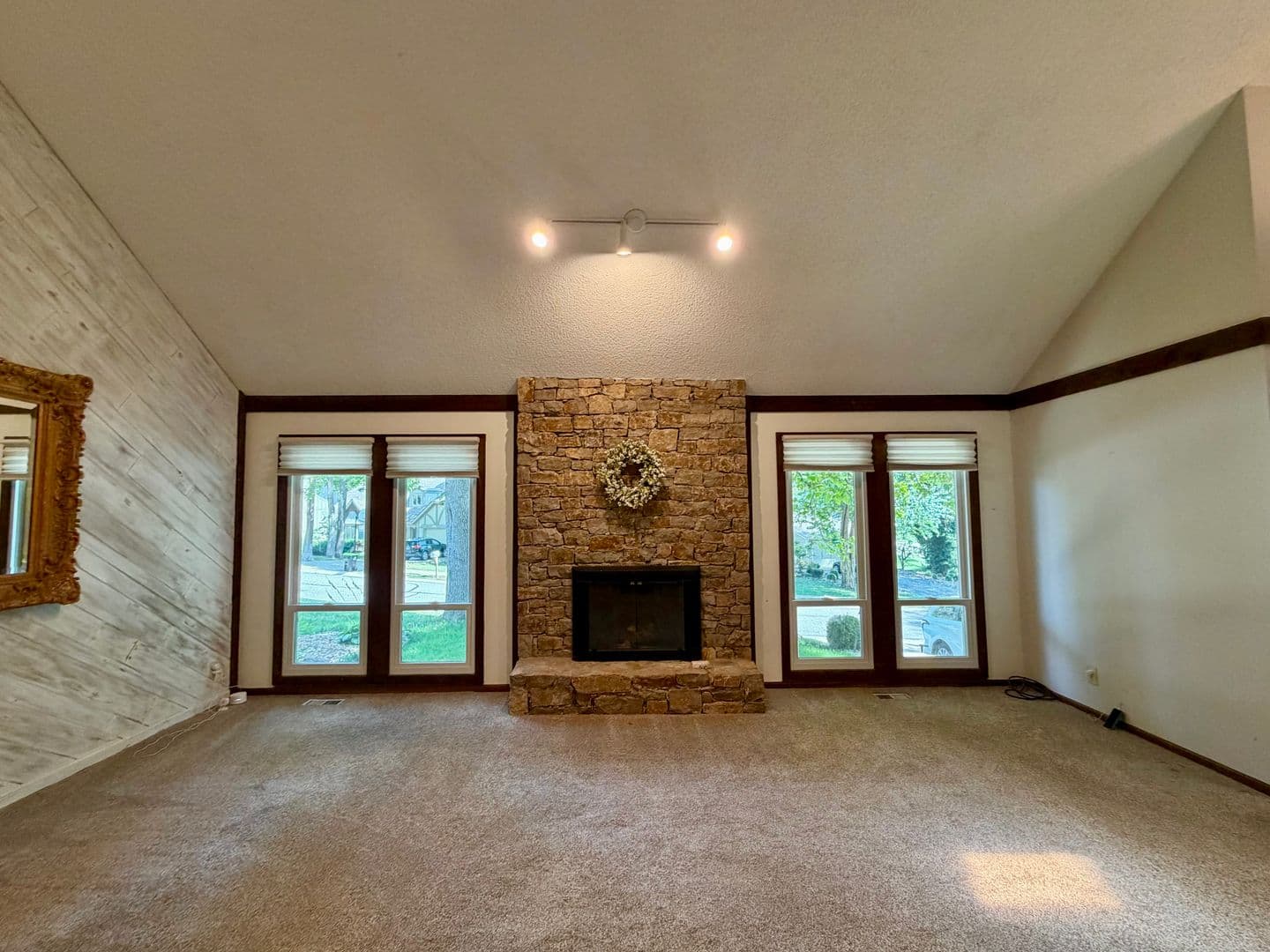 Lenexa House: 8238 Parkhill Circle