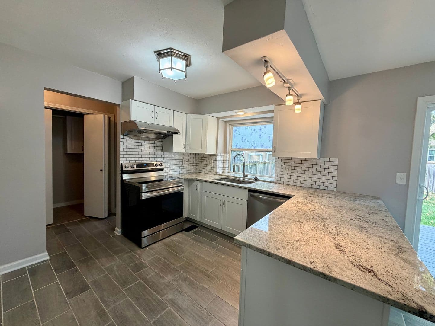 Overland Park House: 10639 W 115th Street