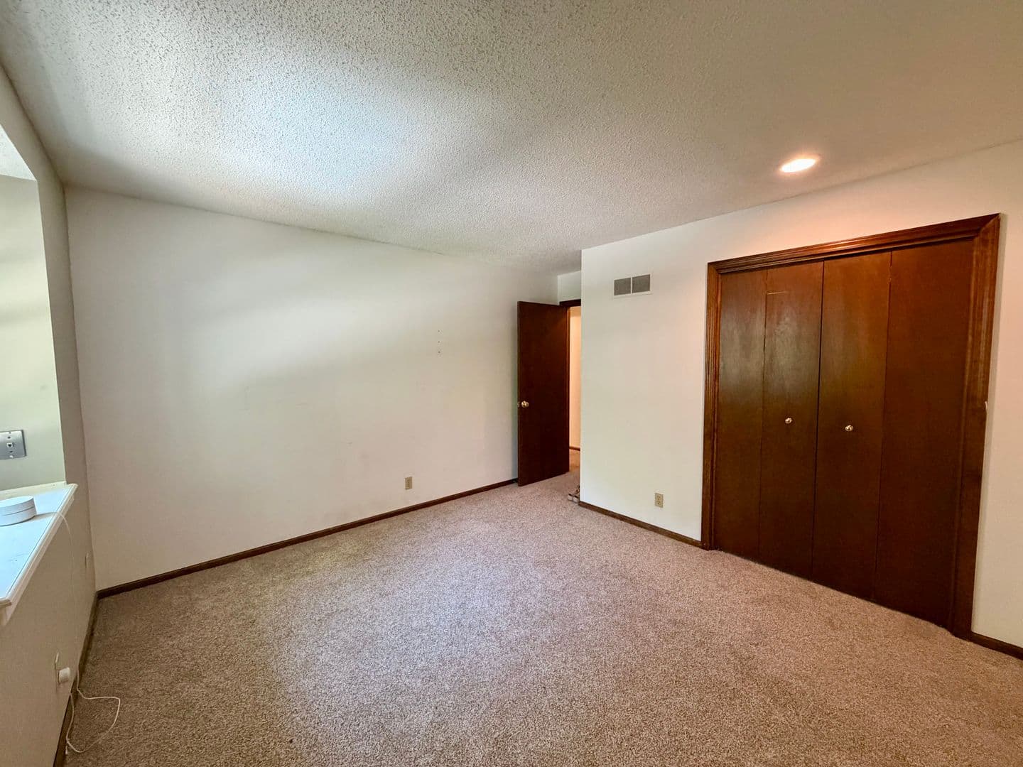 Lenexa House: 8238 Parkhill Circle