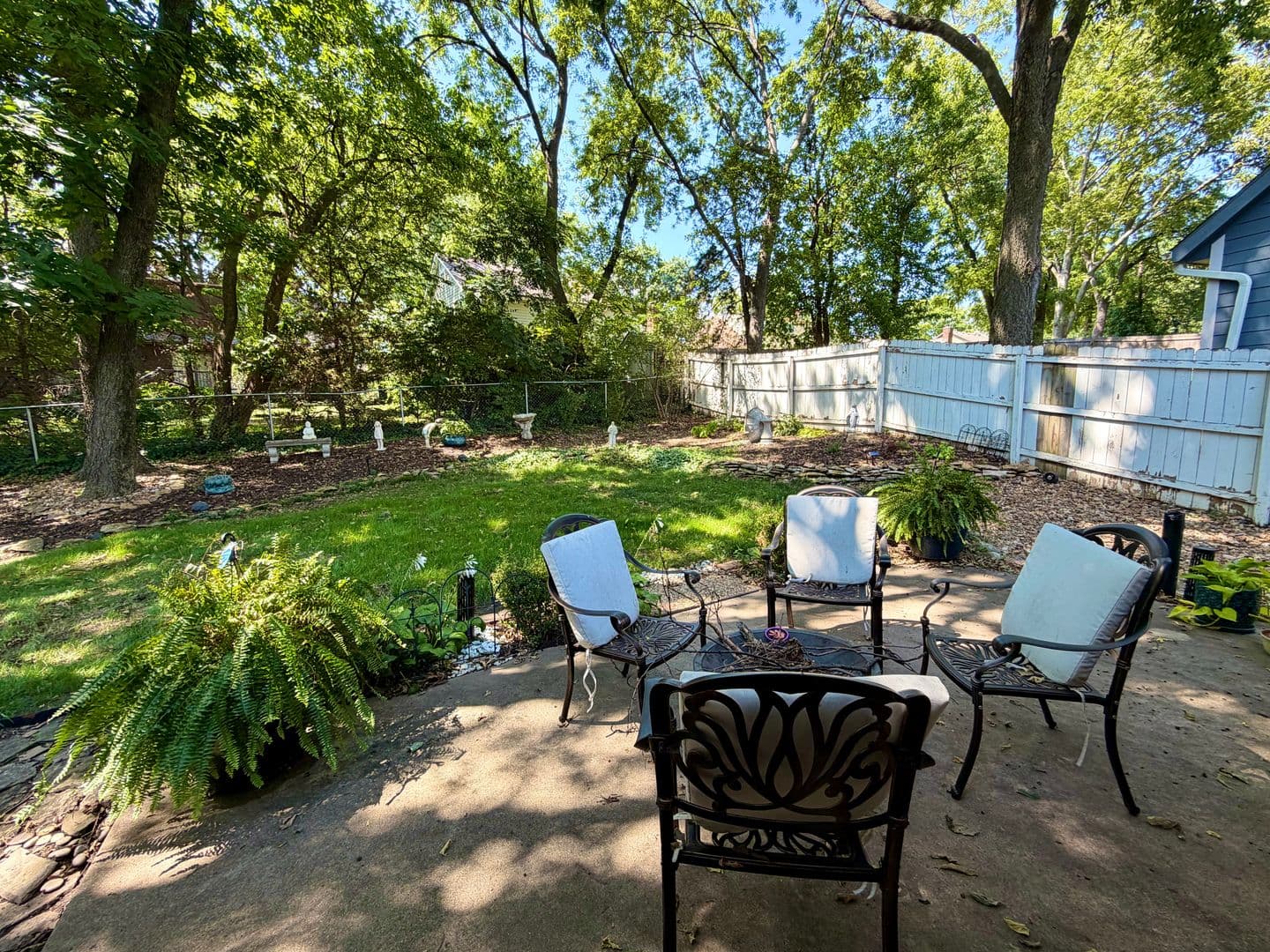 Lenexa House: 8238 Parkhill Circle