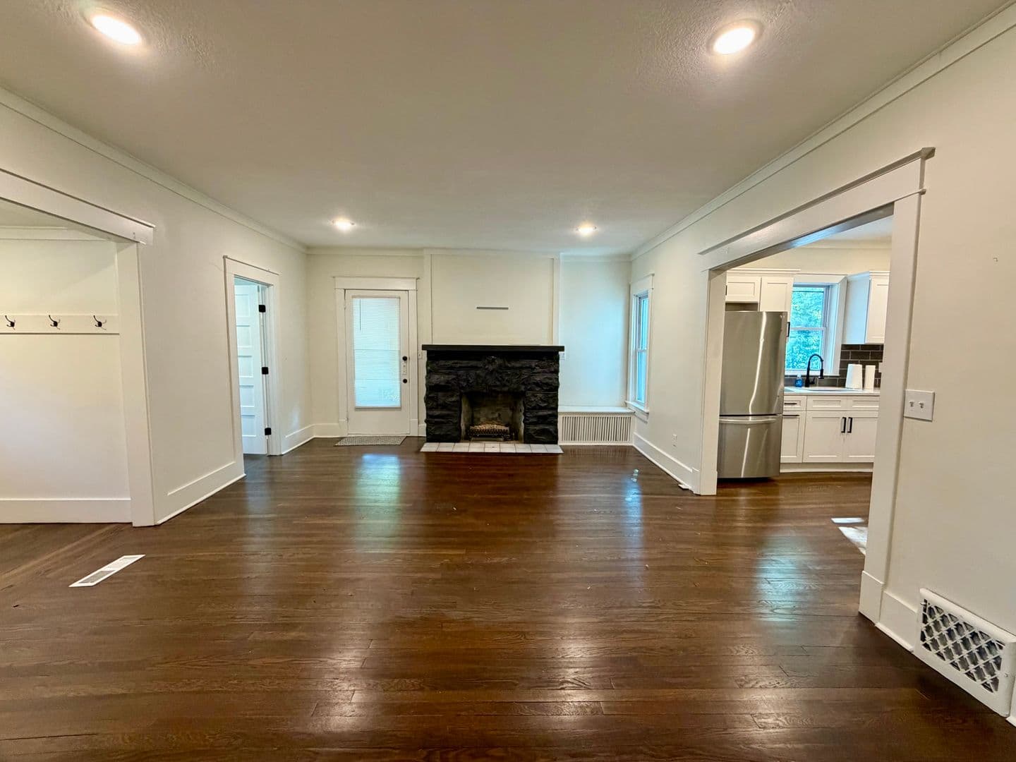 Overland Park House: 8201 W 80th Street
