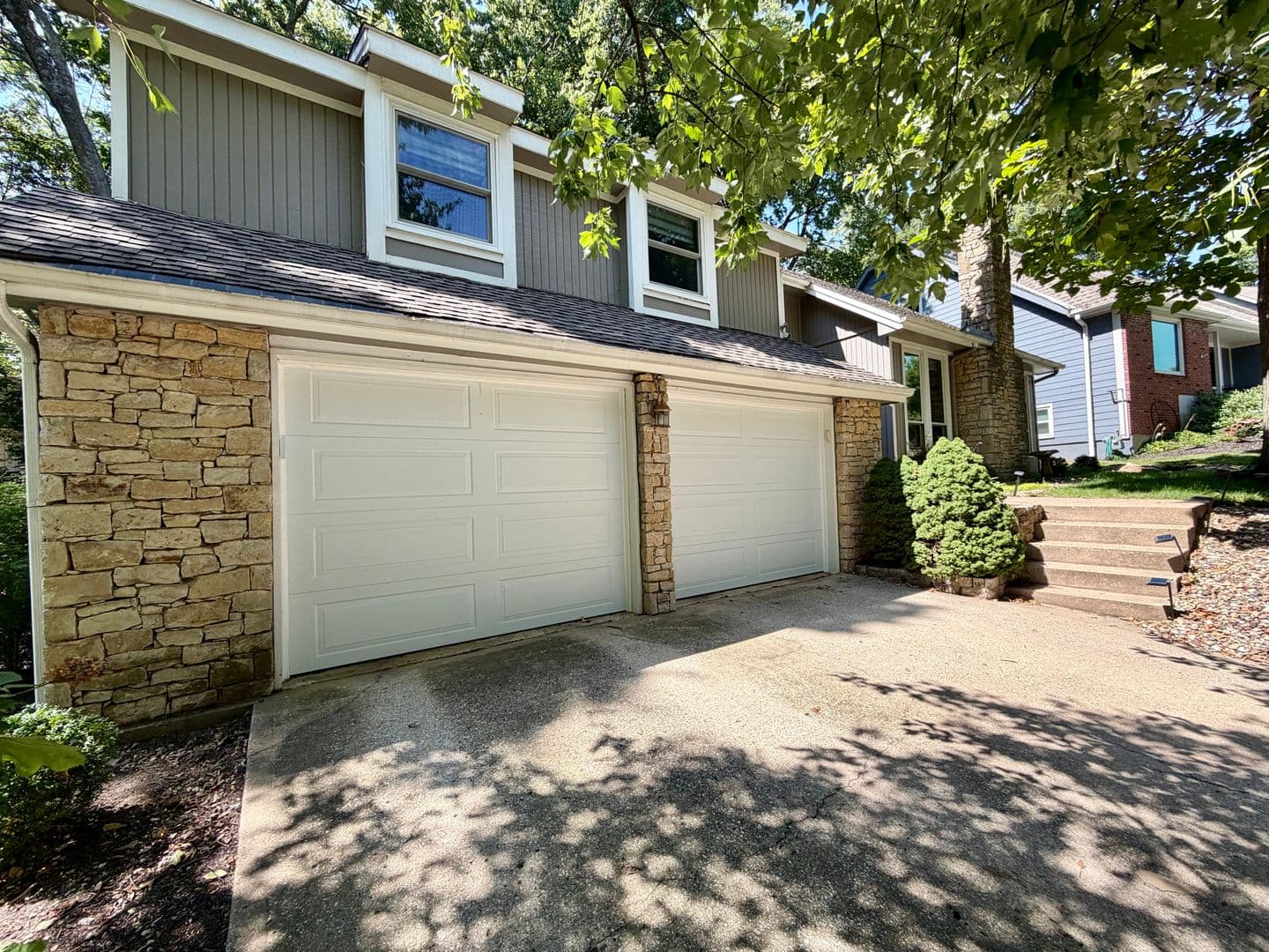 Lenexa House: 8238 Parkhill Circle