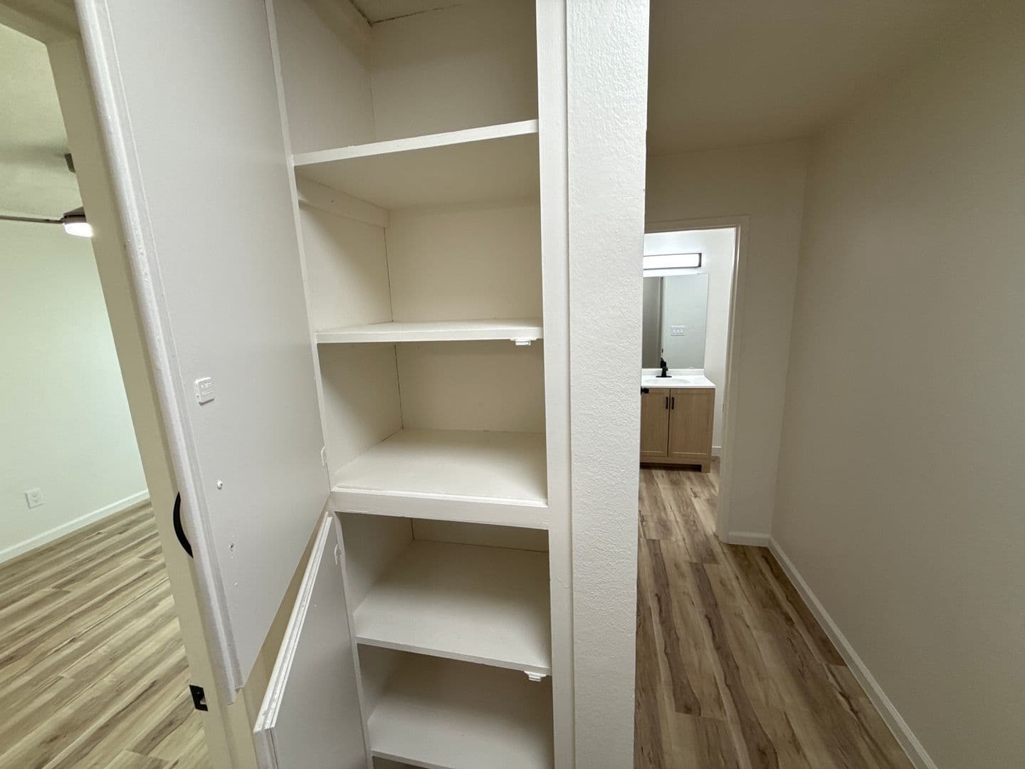 San Diego Apartment: 4605 Voltaire Street