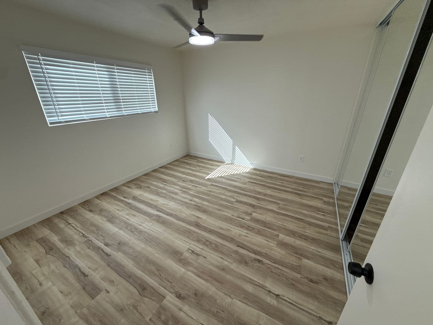 San Diego Apartment: 4605 Voltaire Street
