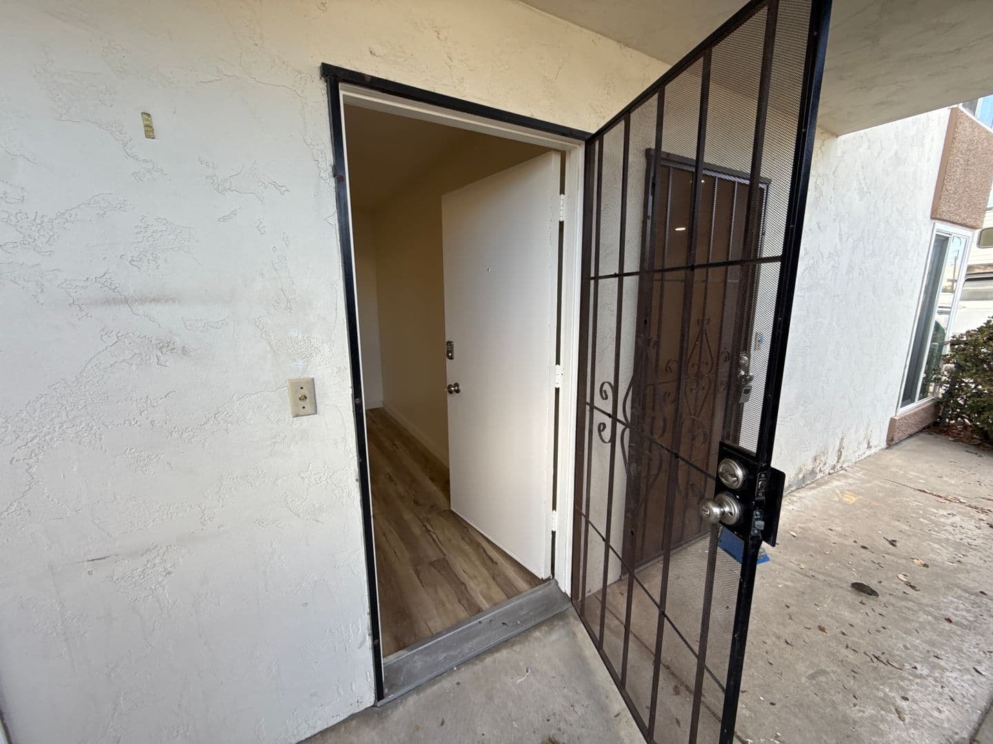 San Diego Apartment: 4605 Voltaire Street