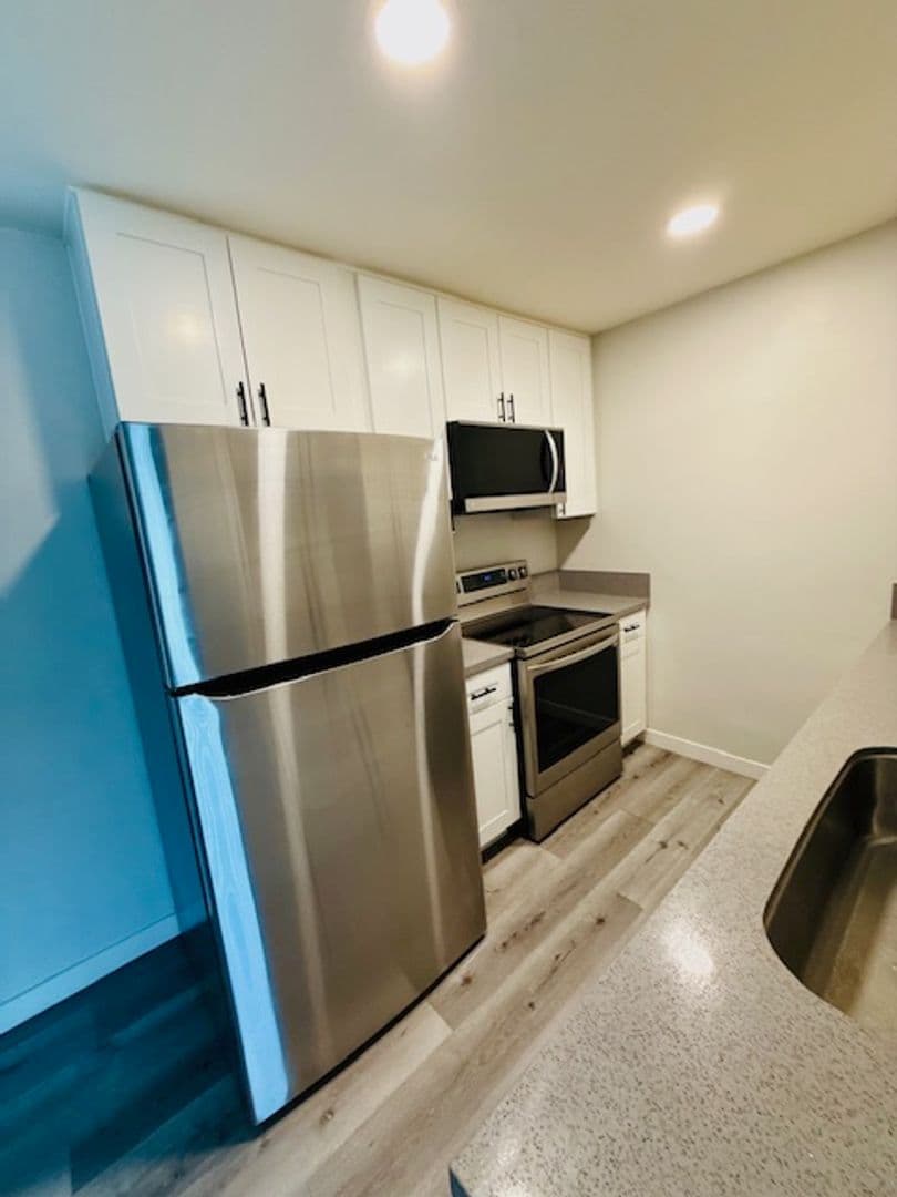 San Diego Apartment: 2120 Mission Avenue