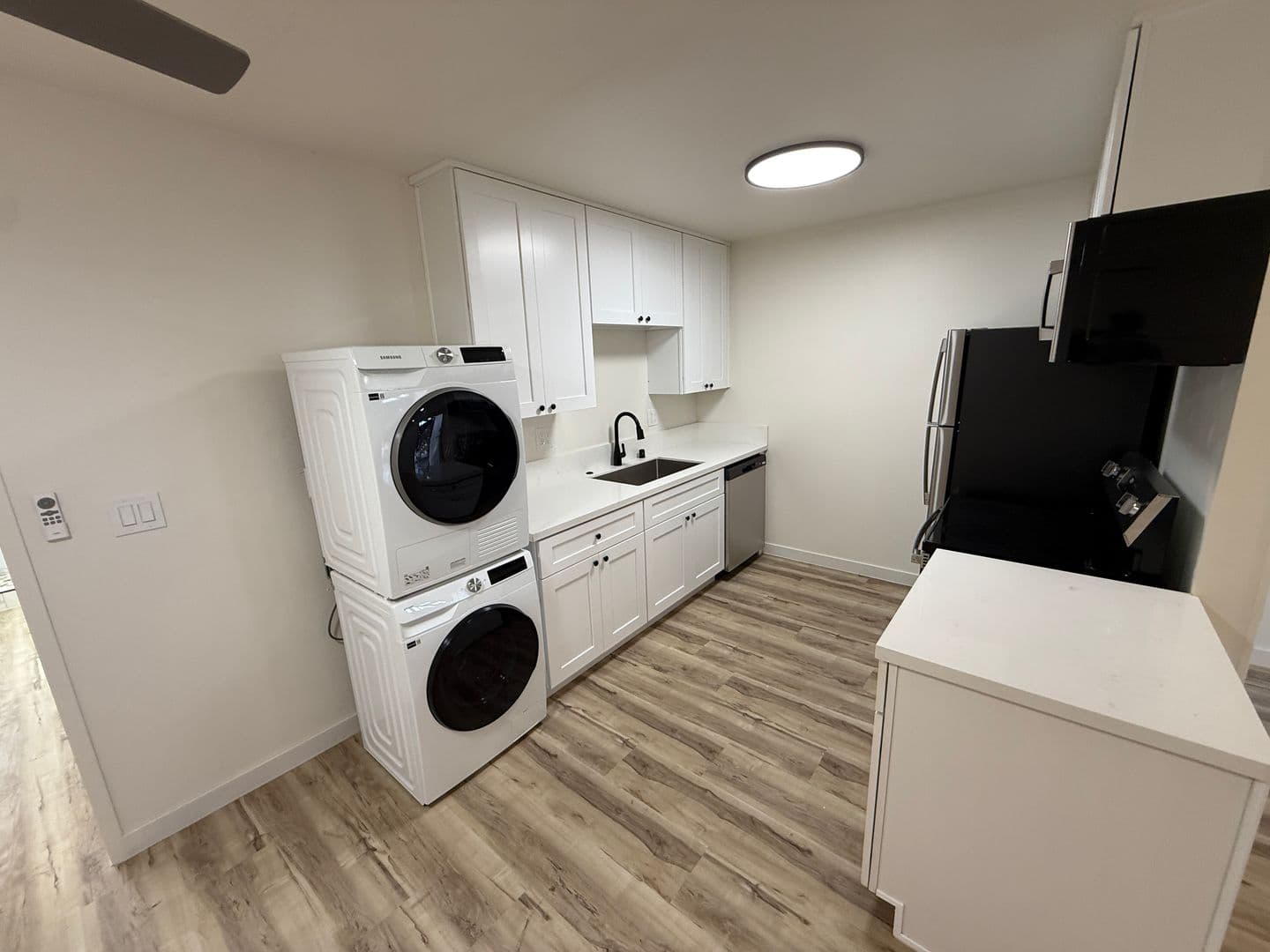 San Diego Apartment: 4605 Voltaire Street