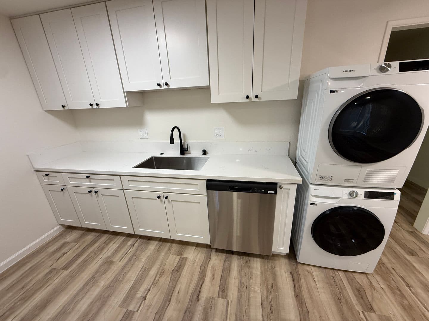 San Diego Apartment: 4605 Voltaire Street
