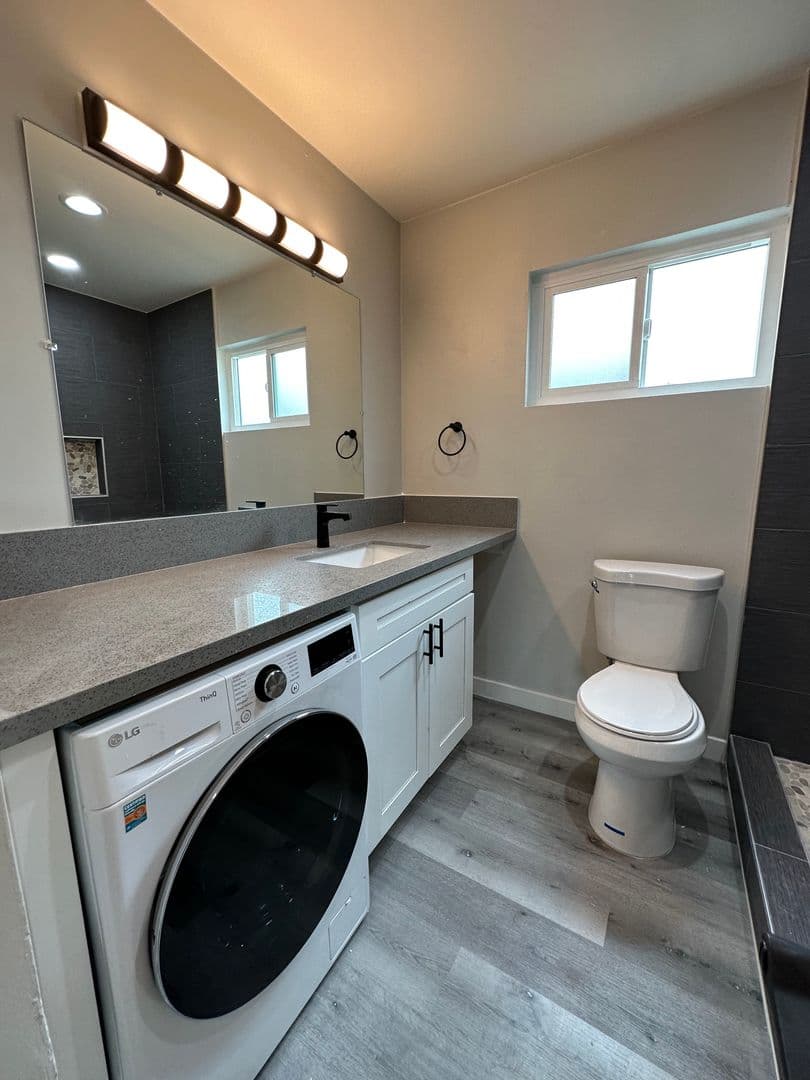 San Diego Apartment: 2120 Mission Avenue