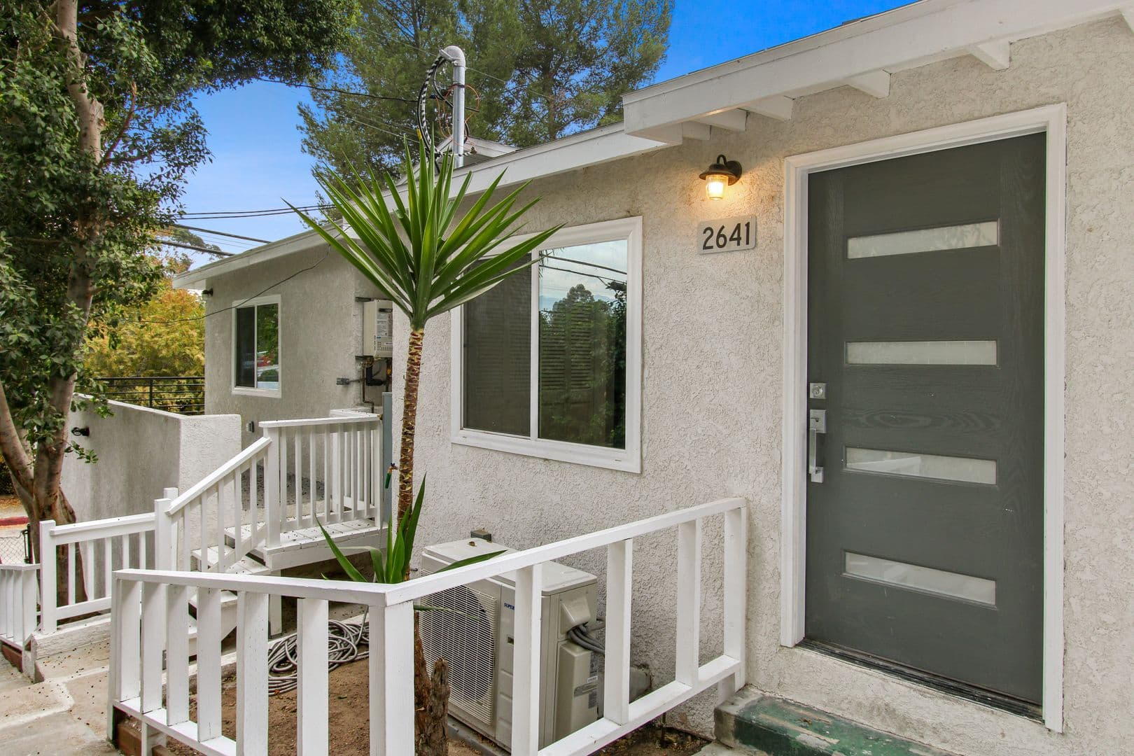 Los Angeles Condo: 2641 Riverside Terrace