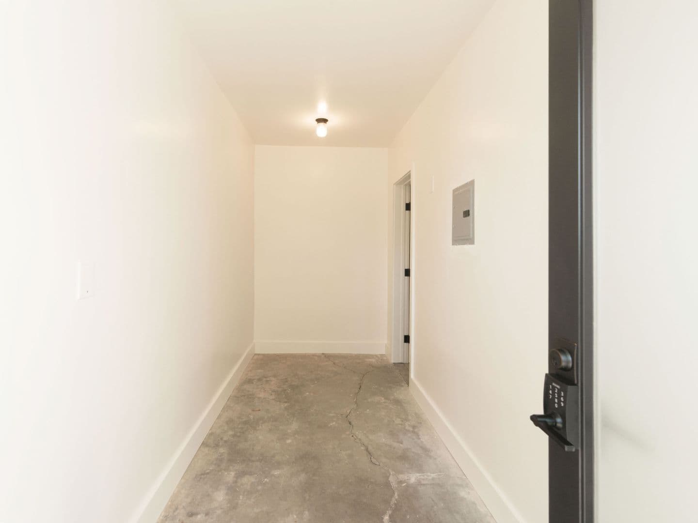 Los Angeles Apartment: 1167 Bellevue Ave.