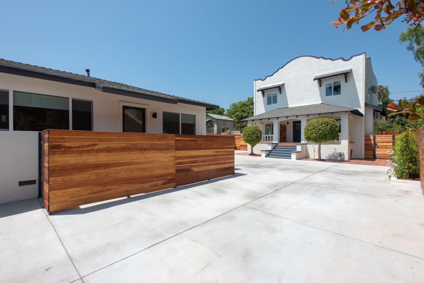 Los Angeles Condo: 2215 Elsinore St.