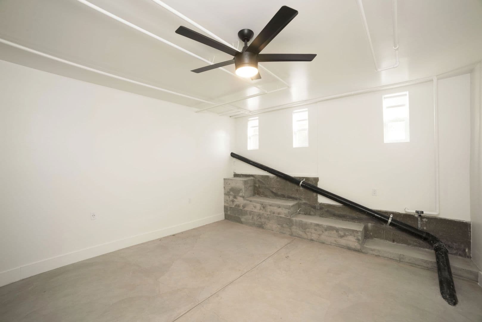 Los Angeles Apartment: 1167 Bellevue Ave.