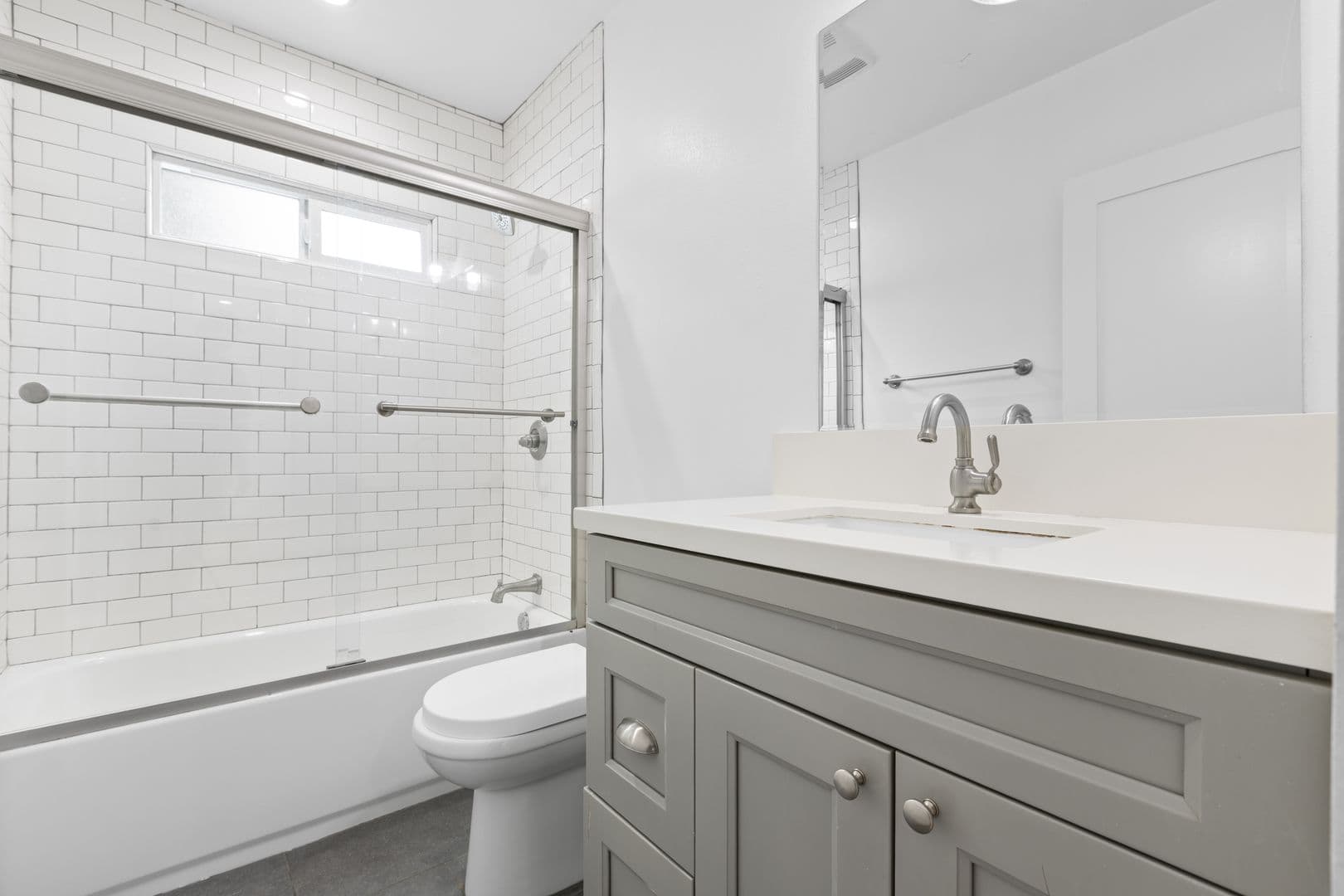 Los Angeles Condo: 360 Parkman Ave.