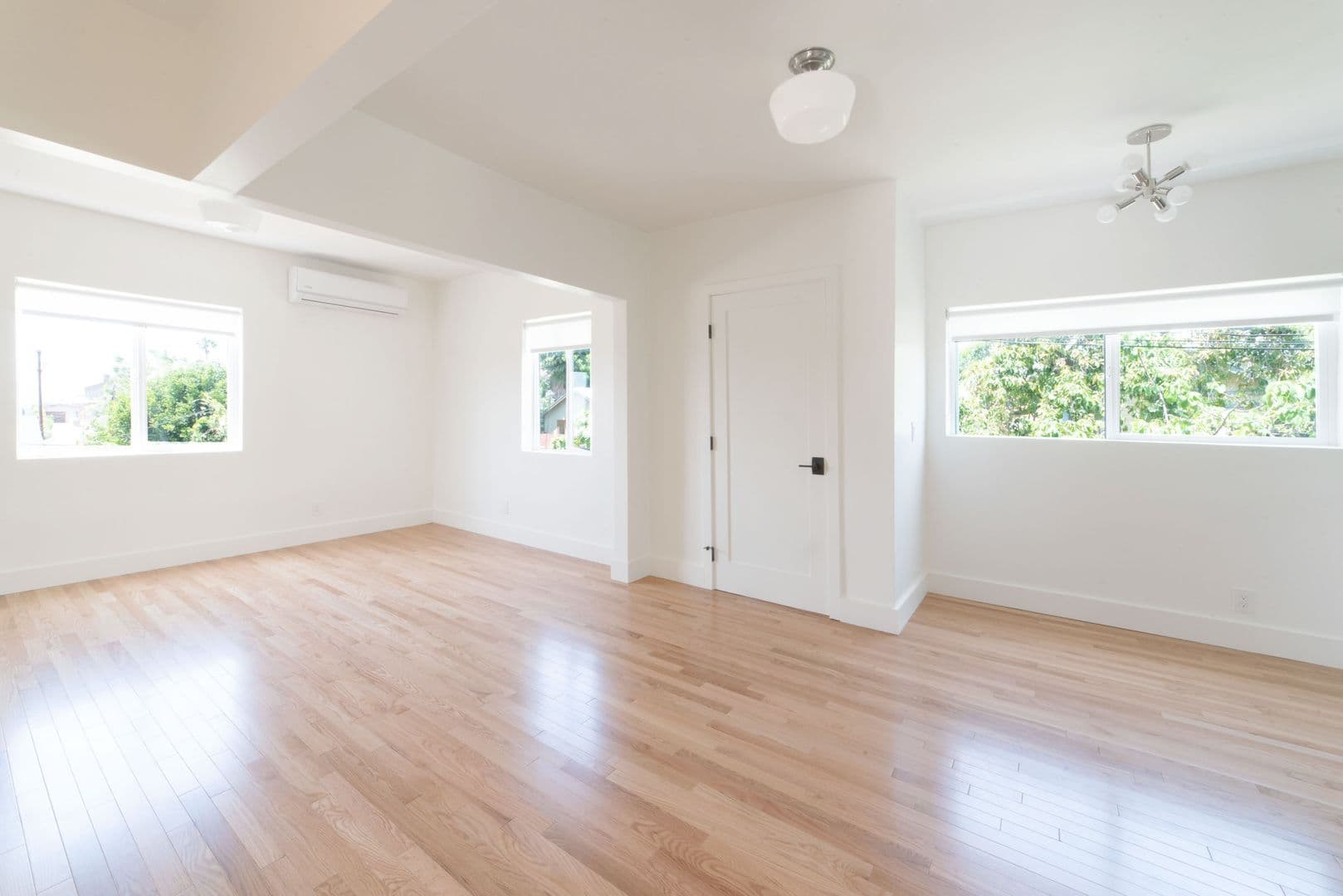 Los Angeles Condo: 2215 Elsinore St.